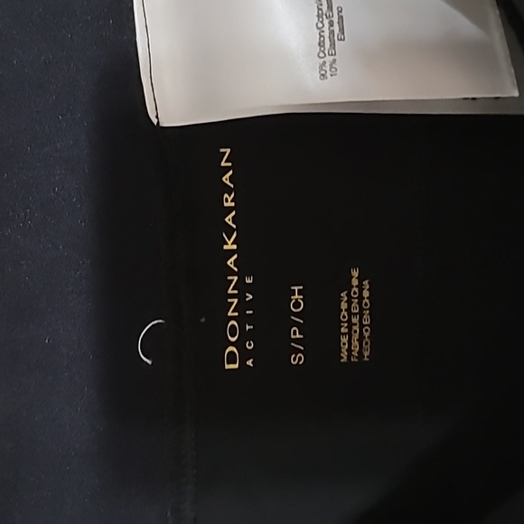 NWT DonnaKaran active womens capri black size S - Picture 3 of 3